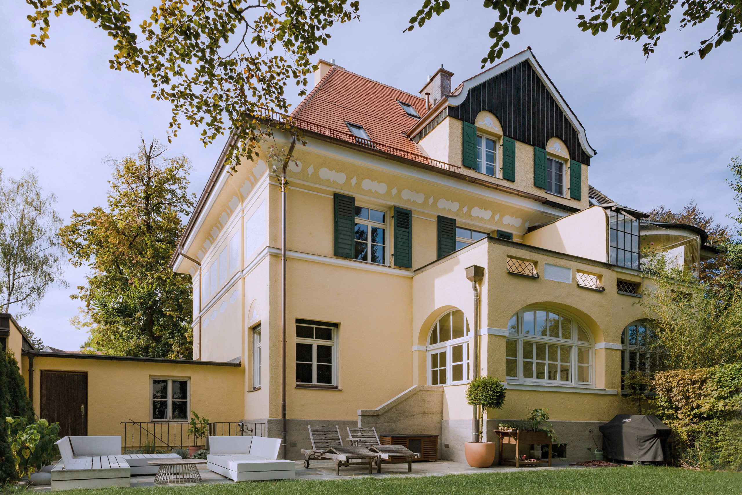 Haus vom Garten gesehen