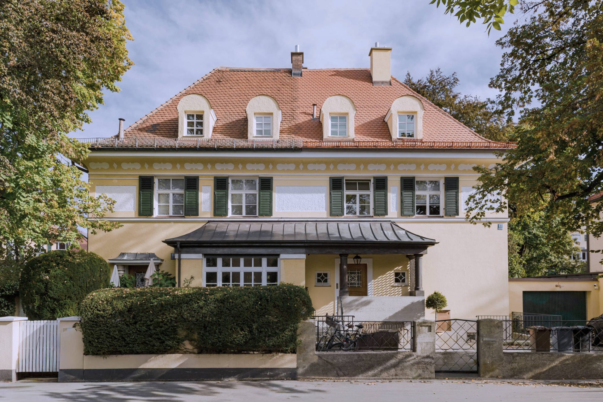 Haus von der Straße aus